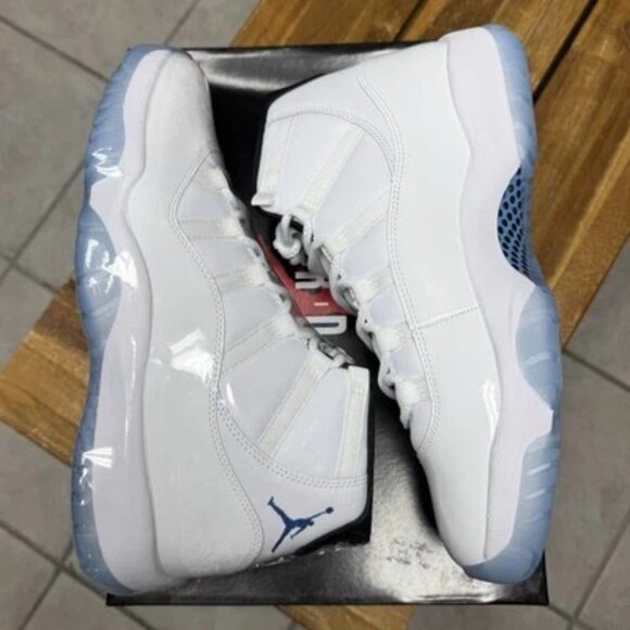 Air Jordan 11 Retro Legend Blue